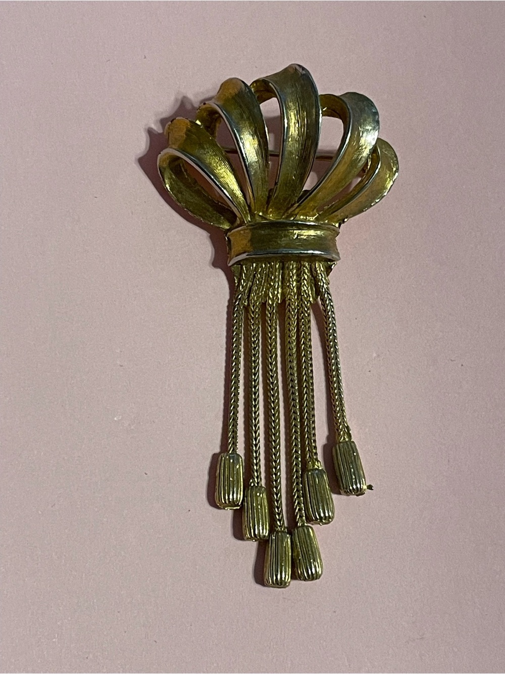 Vintage Gold Tone Tassel Brooch #9682